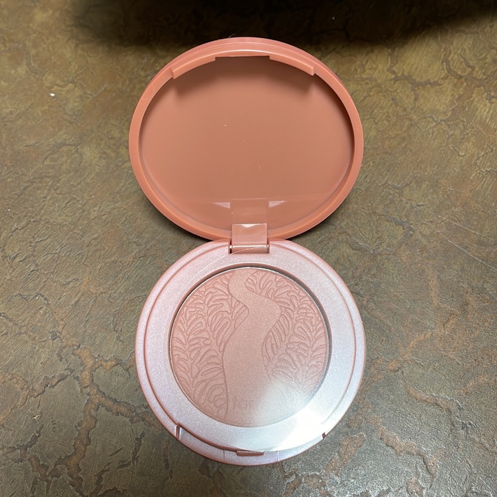 Tarte Amazonian 12-hr blush - Picture 2 of 3